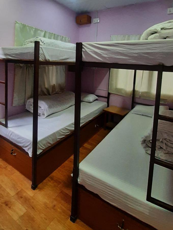 Margik Backpackers Hostel Pokhara Exterior foto