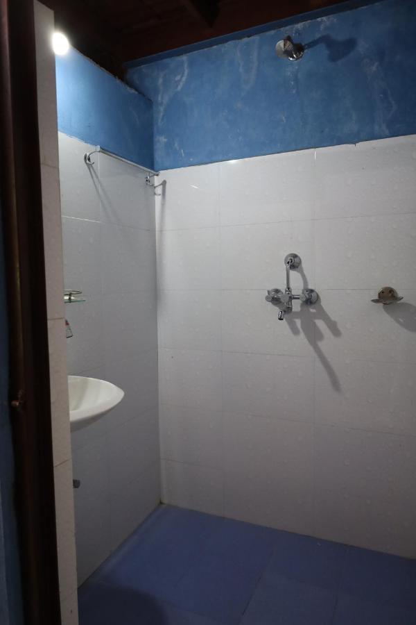 Margik Backpackers Hostel Pokhara Exterior foto