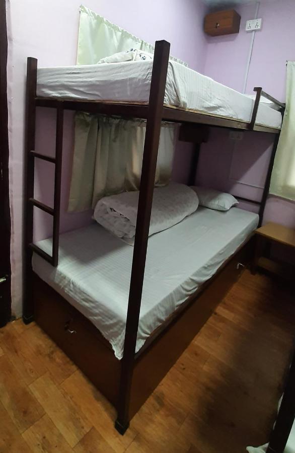 Margik Backpackers Hostel Pokhara Exterior foto